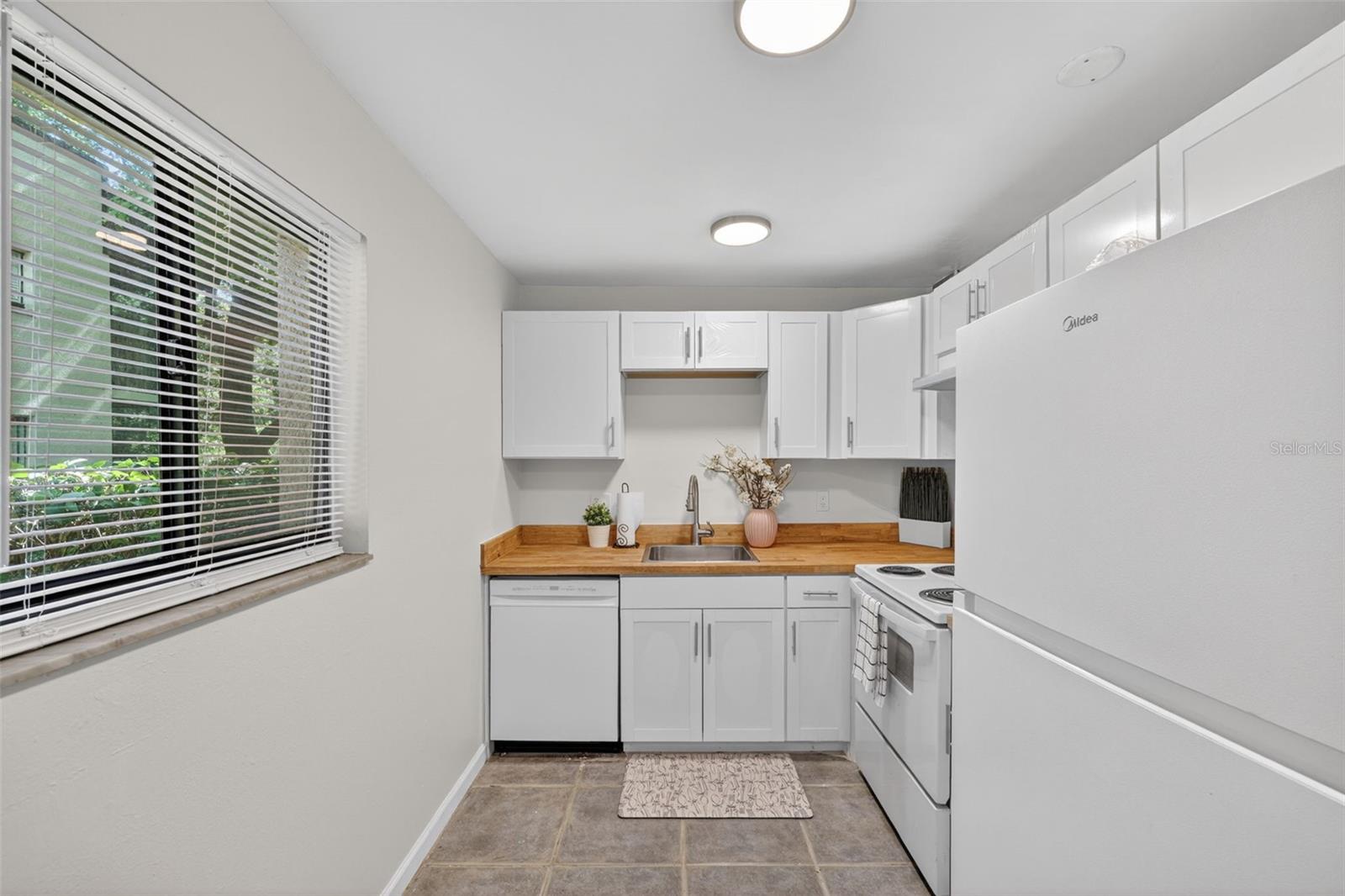 Image 4 of 29 For 11715 Raintree Village Boulevard A