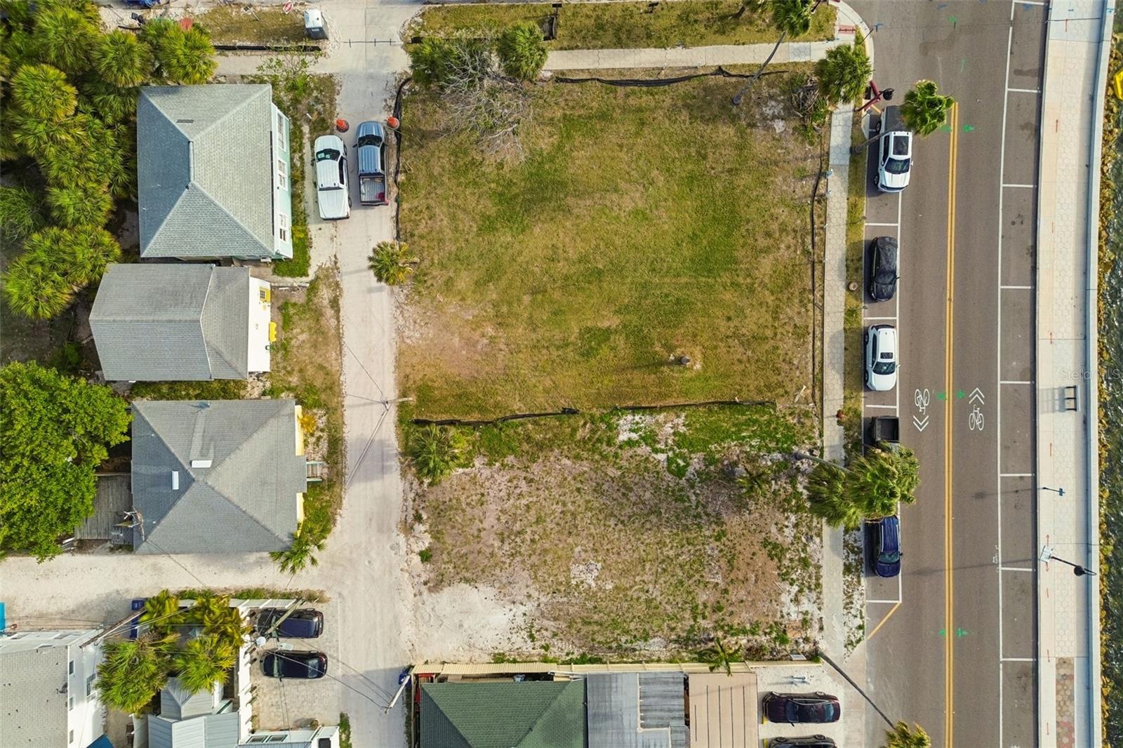 Image 21 of 33 For 808 Pass A Grille Way