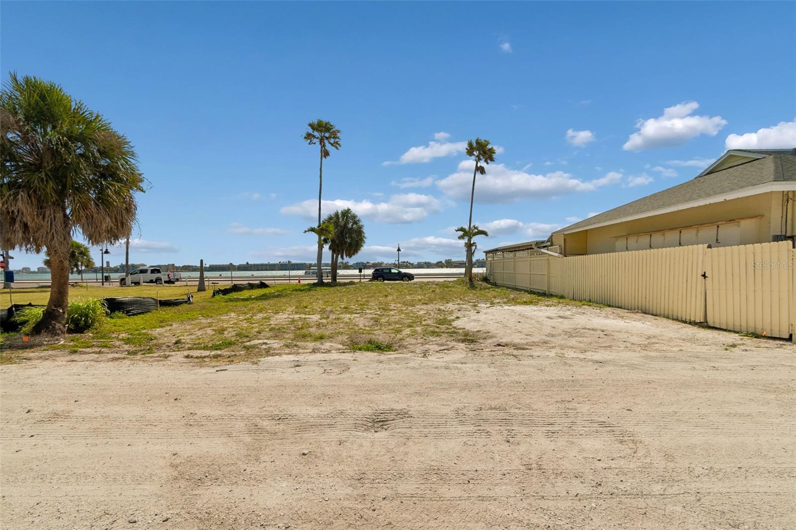 Image 25 of 33 For 808 Pass A Grille Way