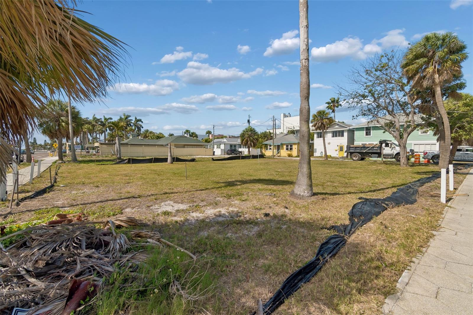 Image 29 of 33 For 808 Pass A Grille Way