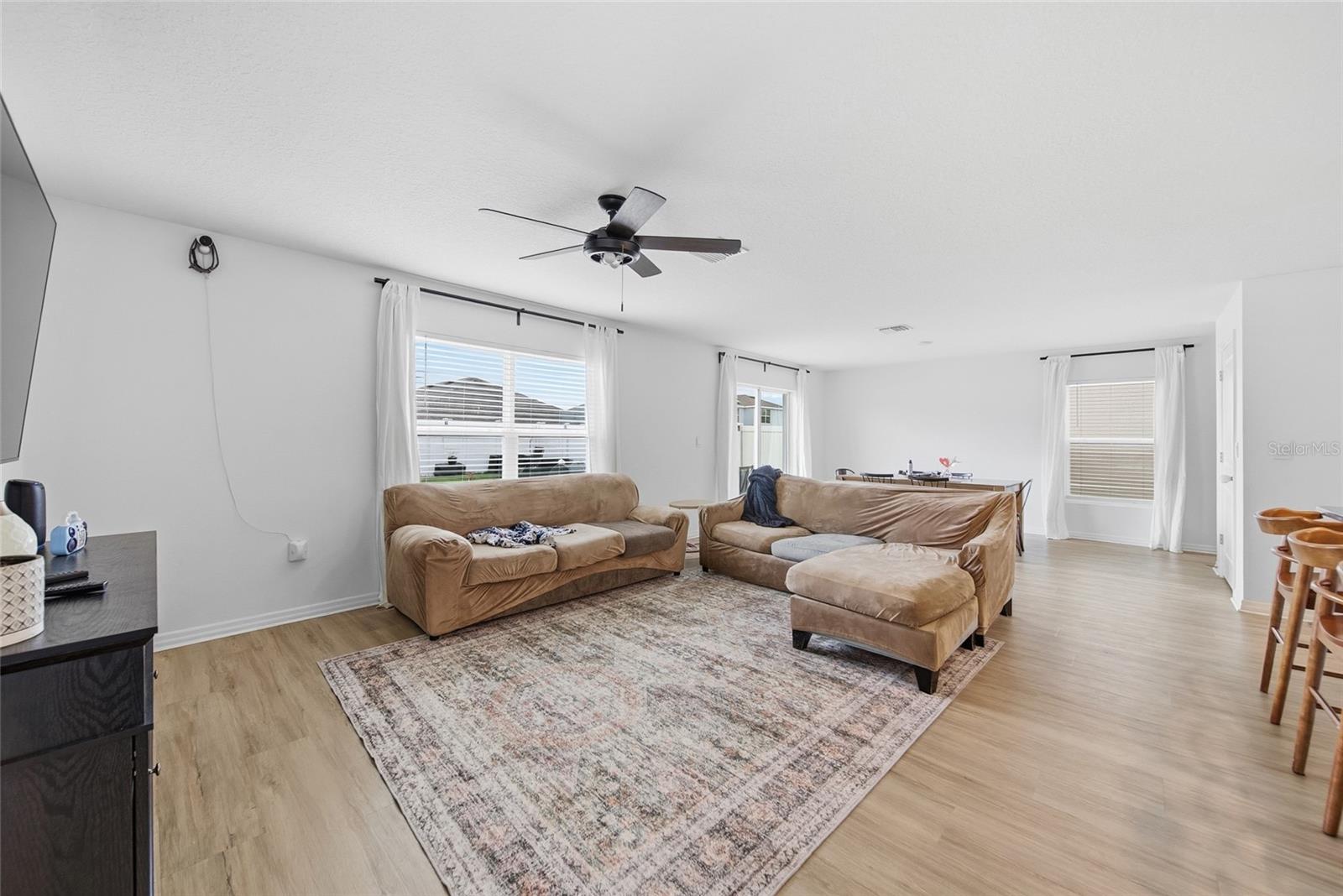 Image 5 of 15 For 13763 Thimbleberry Drive