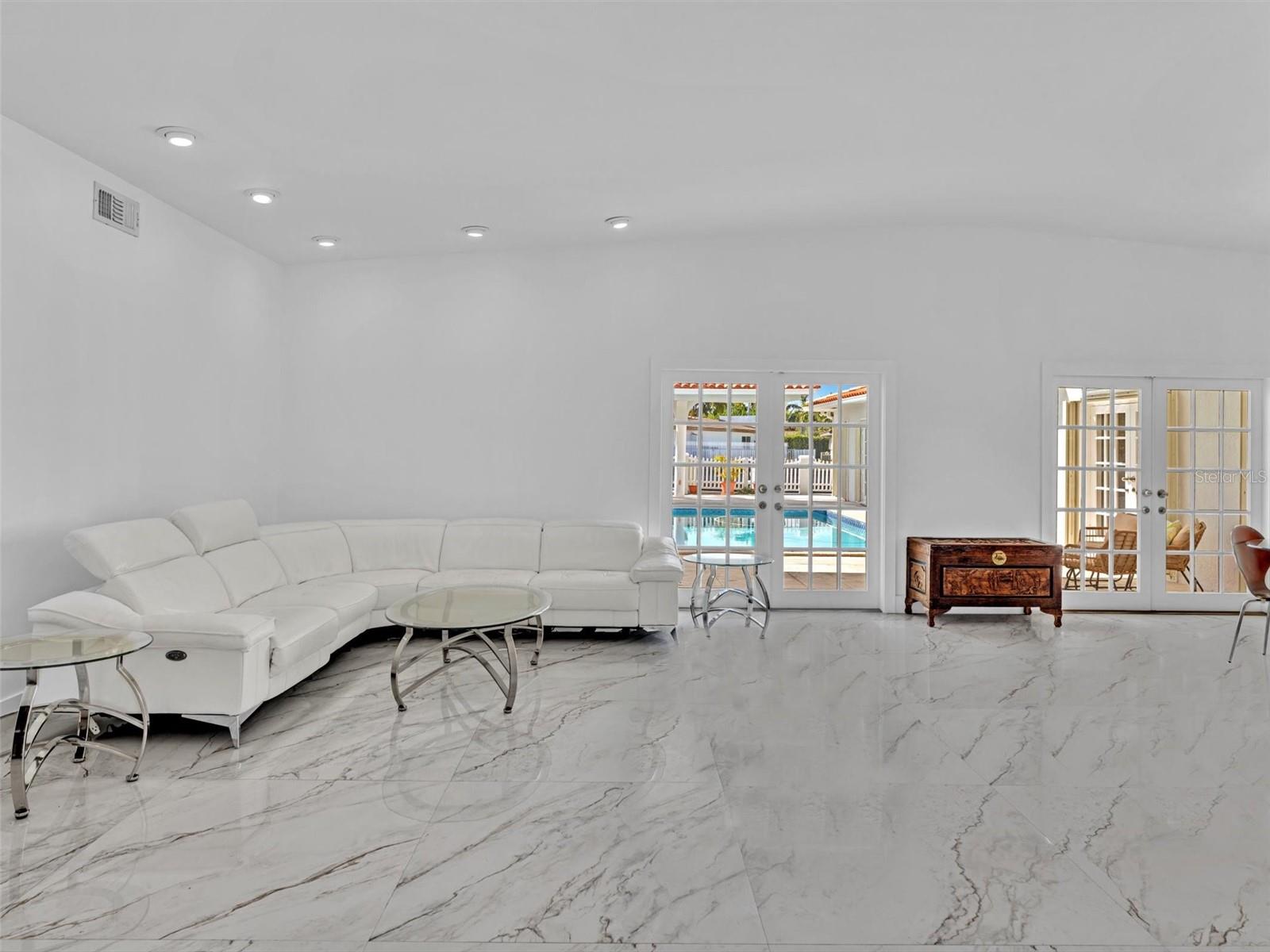 Image 17 of 88 For 12904 Banyan Road