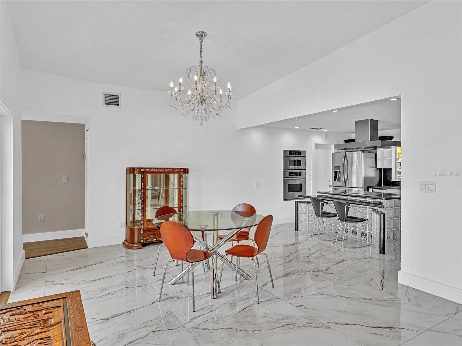 Image 23 of 88 For 12904 Banyan Road