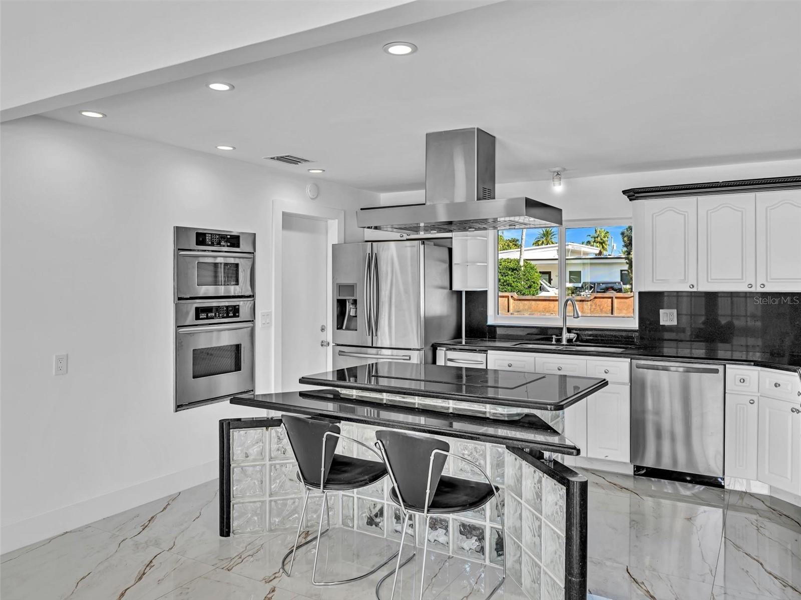 Image 27 of 88 For 12904 Banyan Road