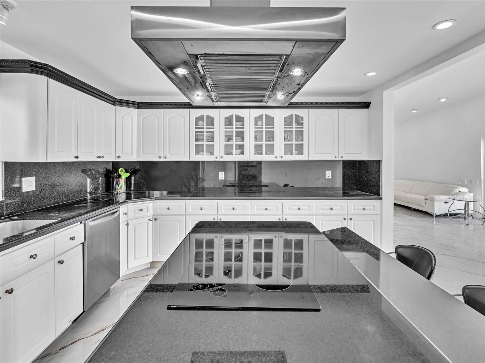 Image 30 of 88 For 12904 Banyan Road