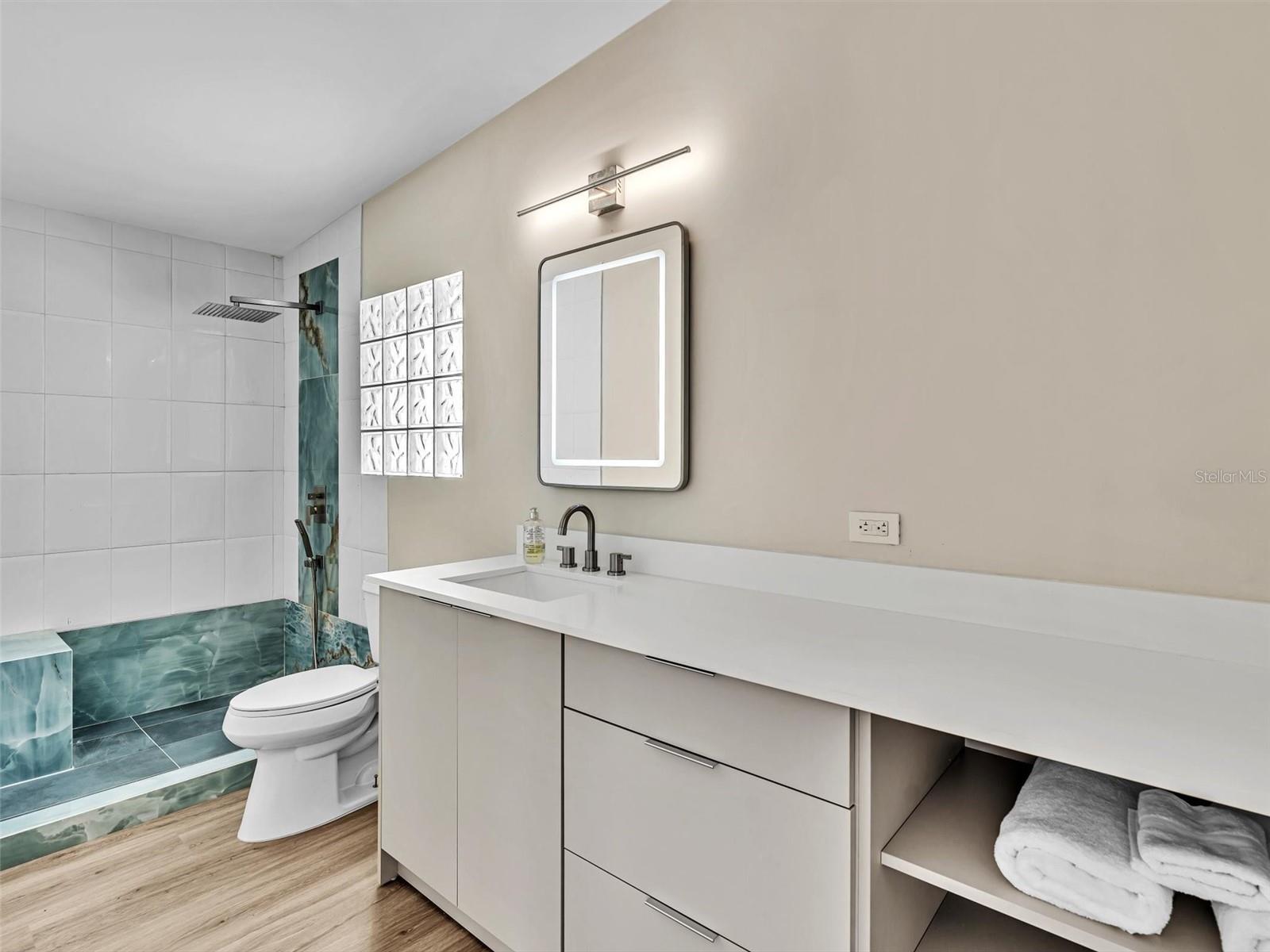 Image 58 of 88 For 12904 Banyan Road