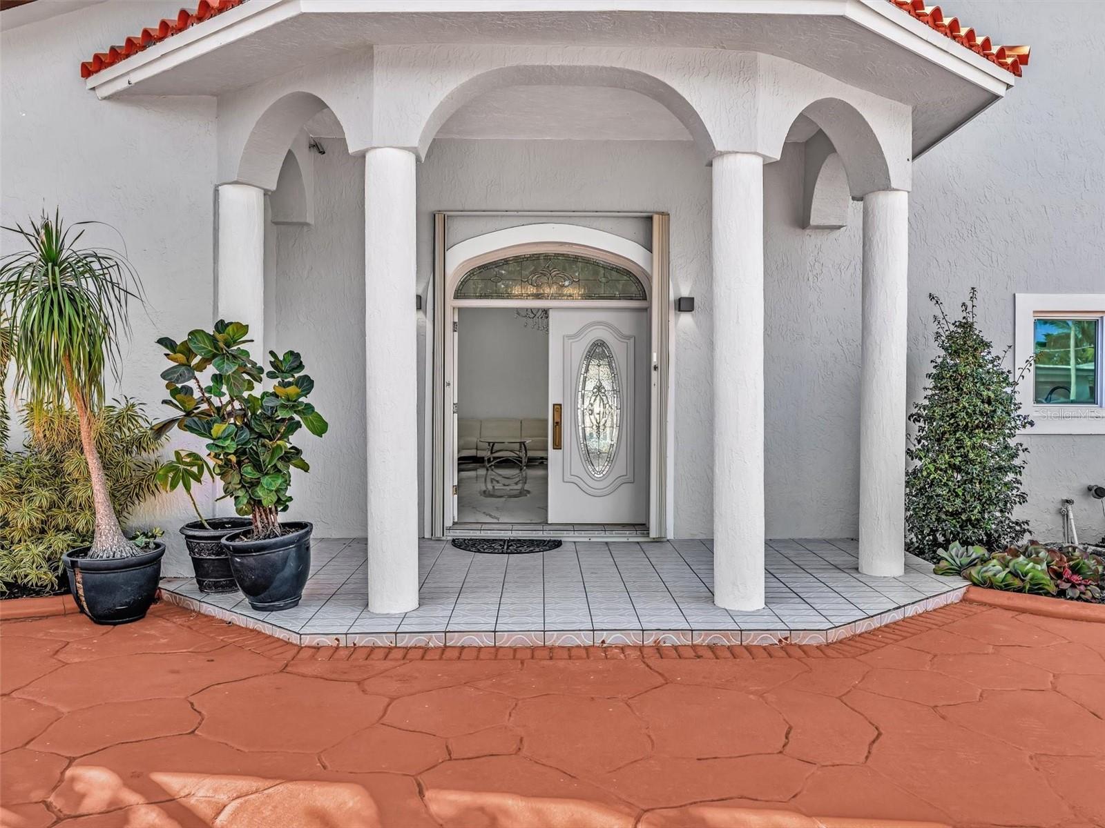 Image 6 of 88 For 12904 Banyan Road