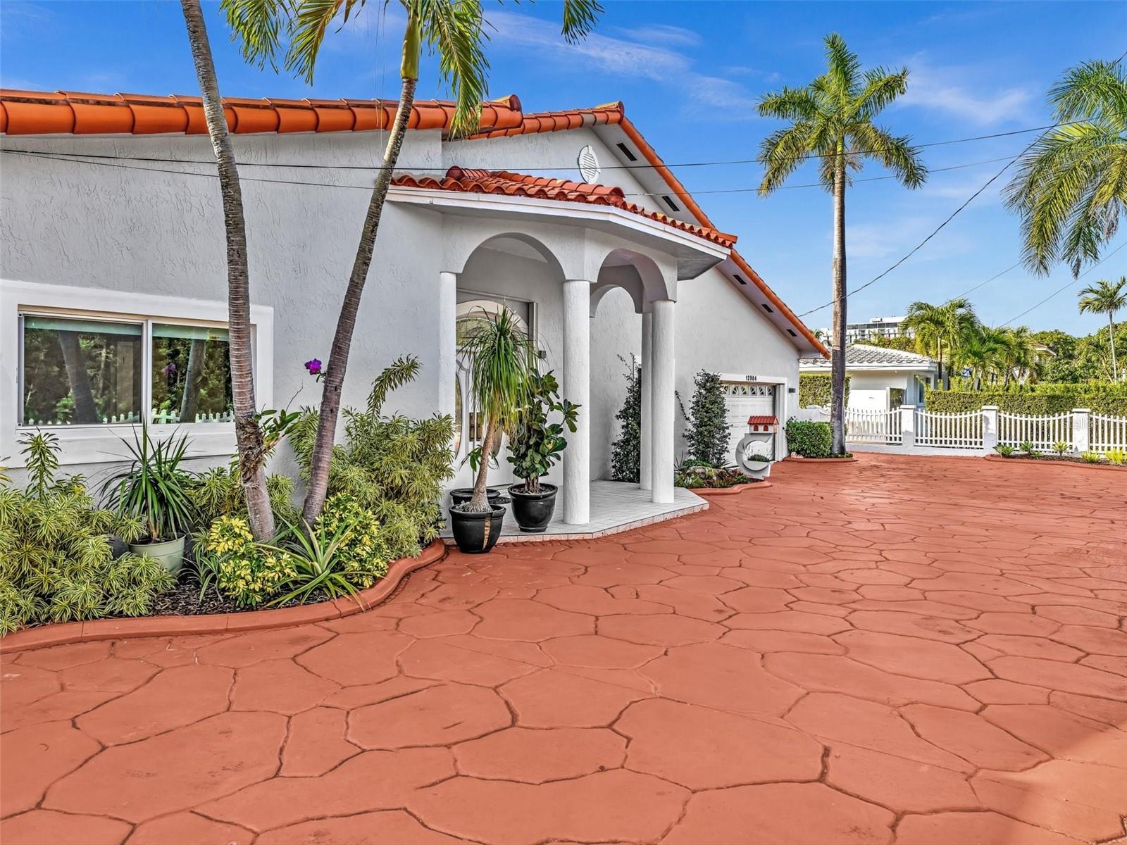 Image 83 of 88 For 12904 Banyan Road