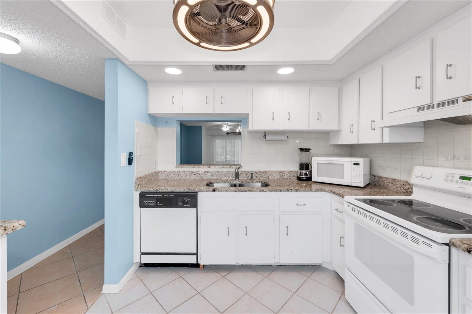 Image 11 of 27 For 845 Maple Court 103