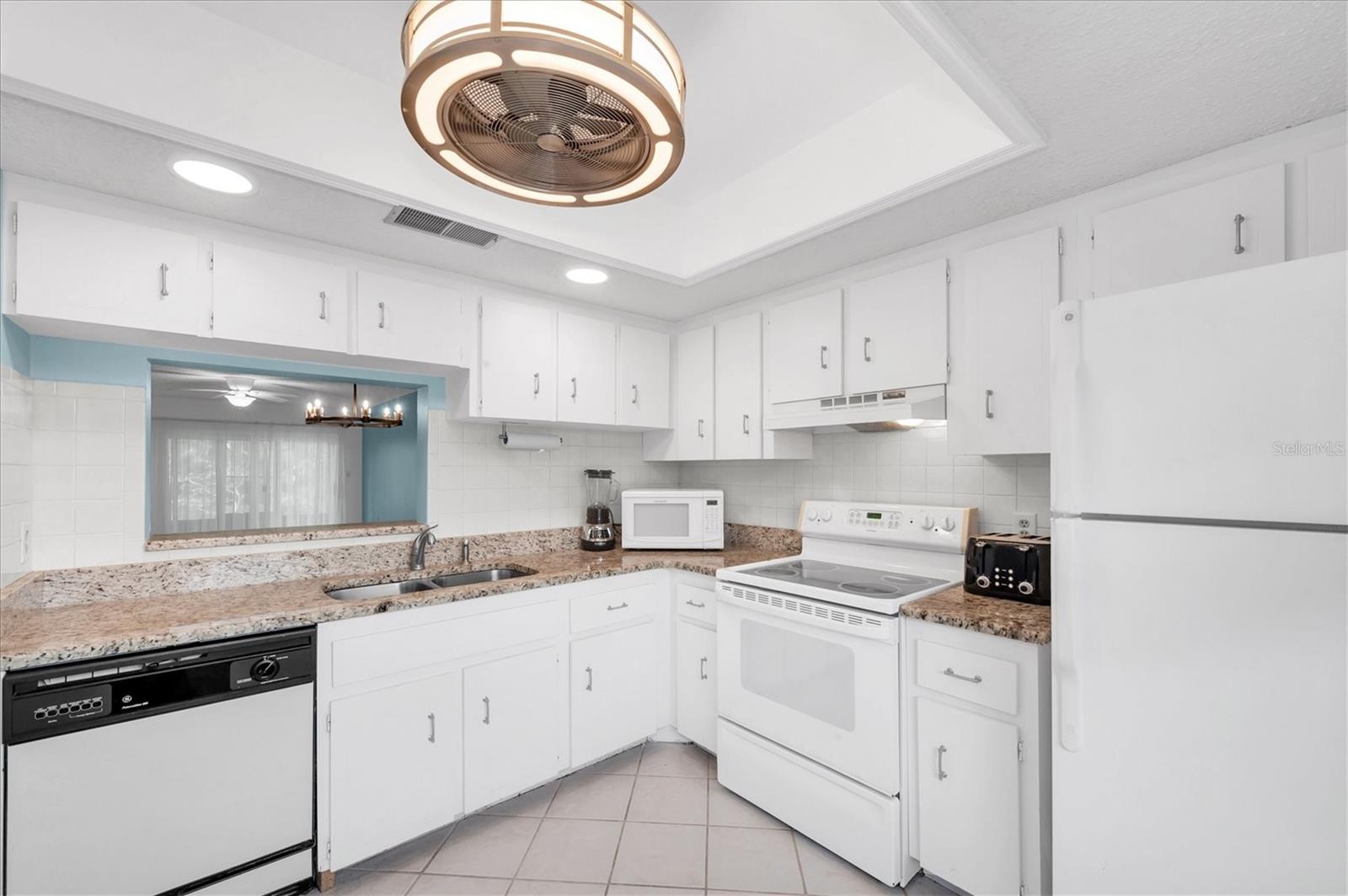 Image 12 of 27 For 845 Maple Court 103