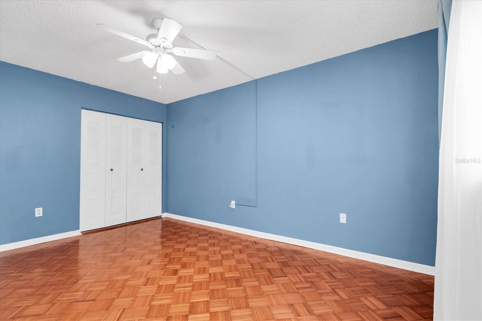 Image 14 of 27 For 845 Maple Court 103