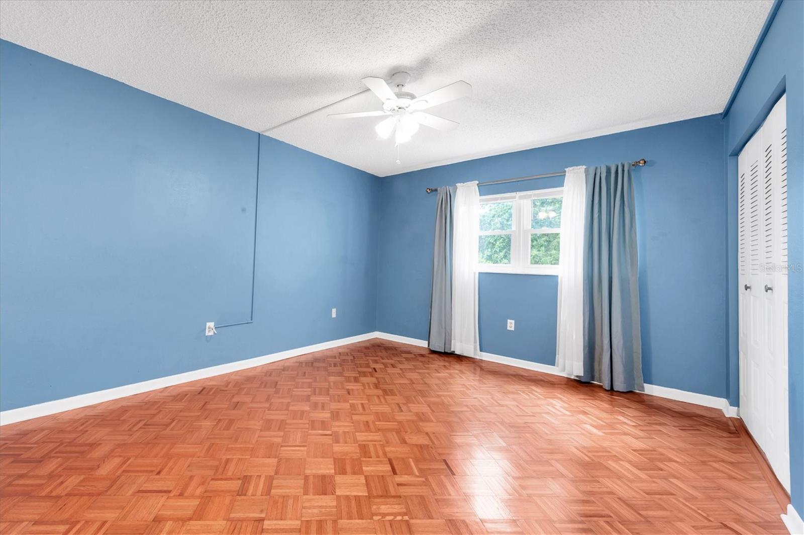 Image 15 of 27 For 845 Maple Court 103