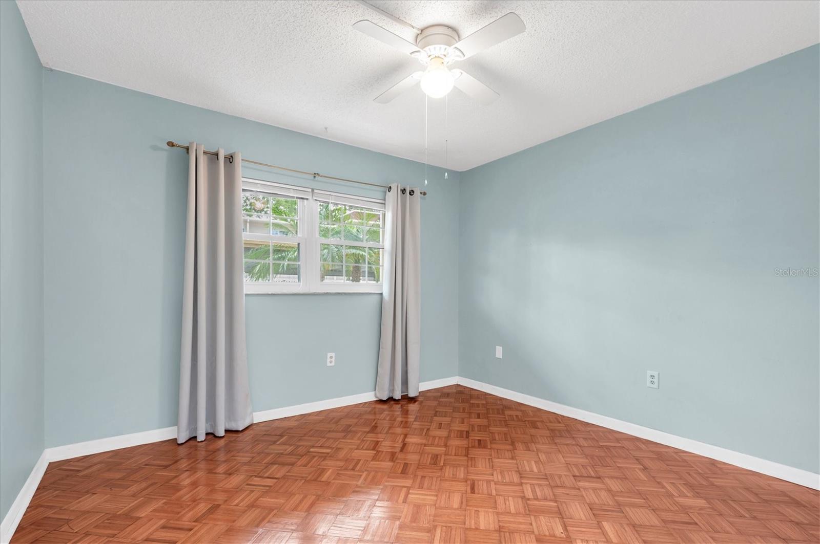 Image 17 of 27 For 845 Maple Court 103