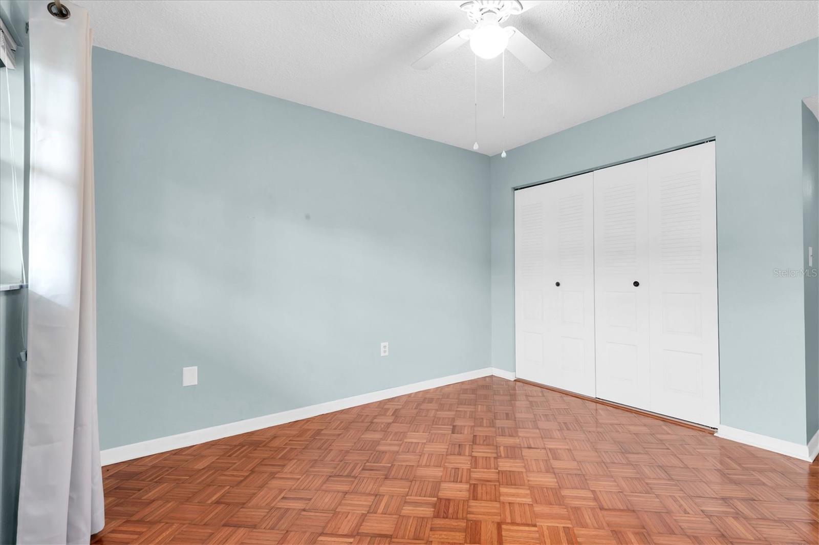 Image 18 of 27 For 845 Maple Court 103