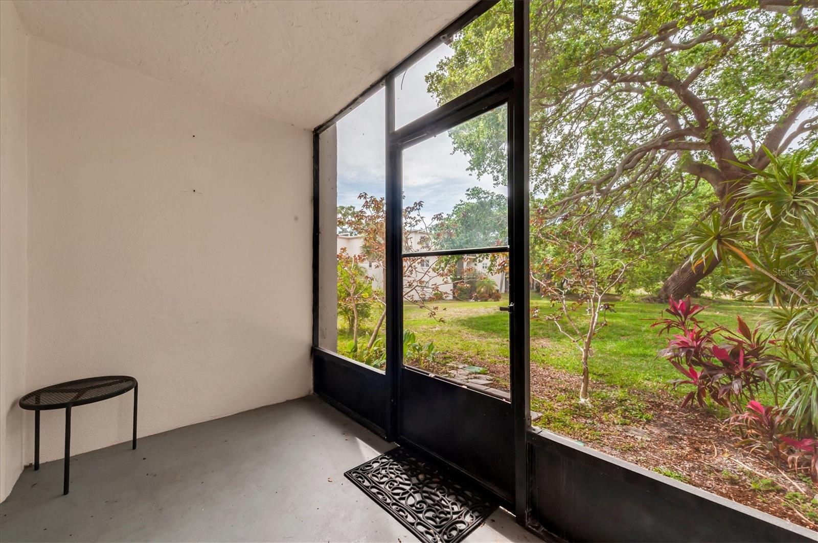 Image 19 of 27 For 845 Maple Court 103