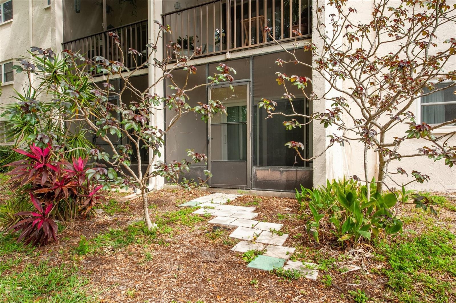 Image 21 of 27 For 845 Maple Court 103