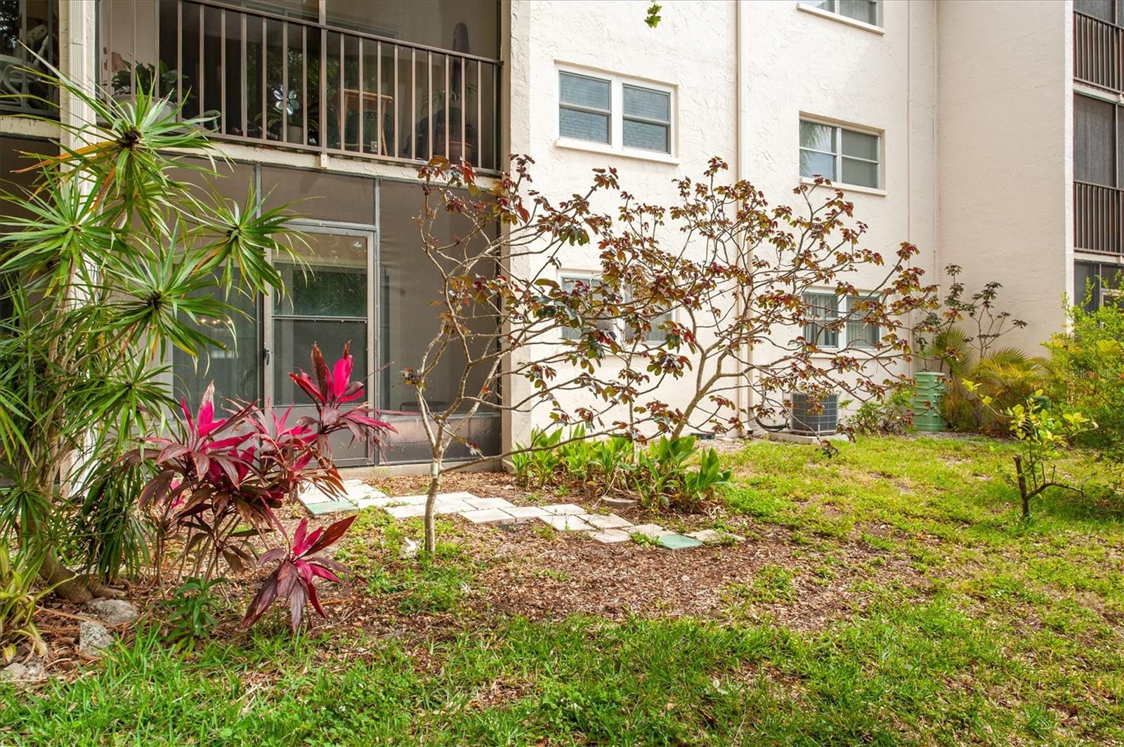 Image 22 of 27 For 845 Maple Court 103