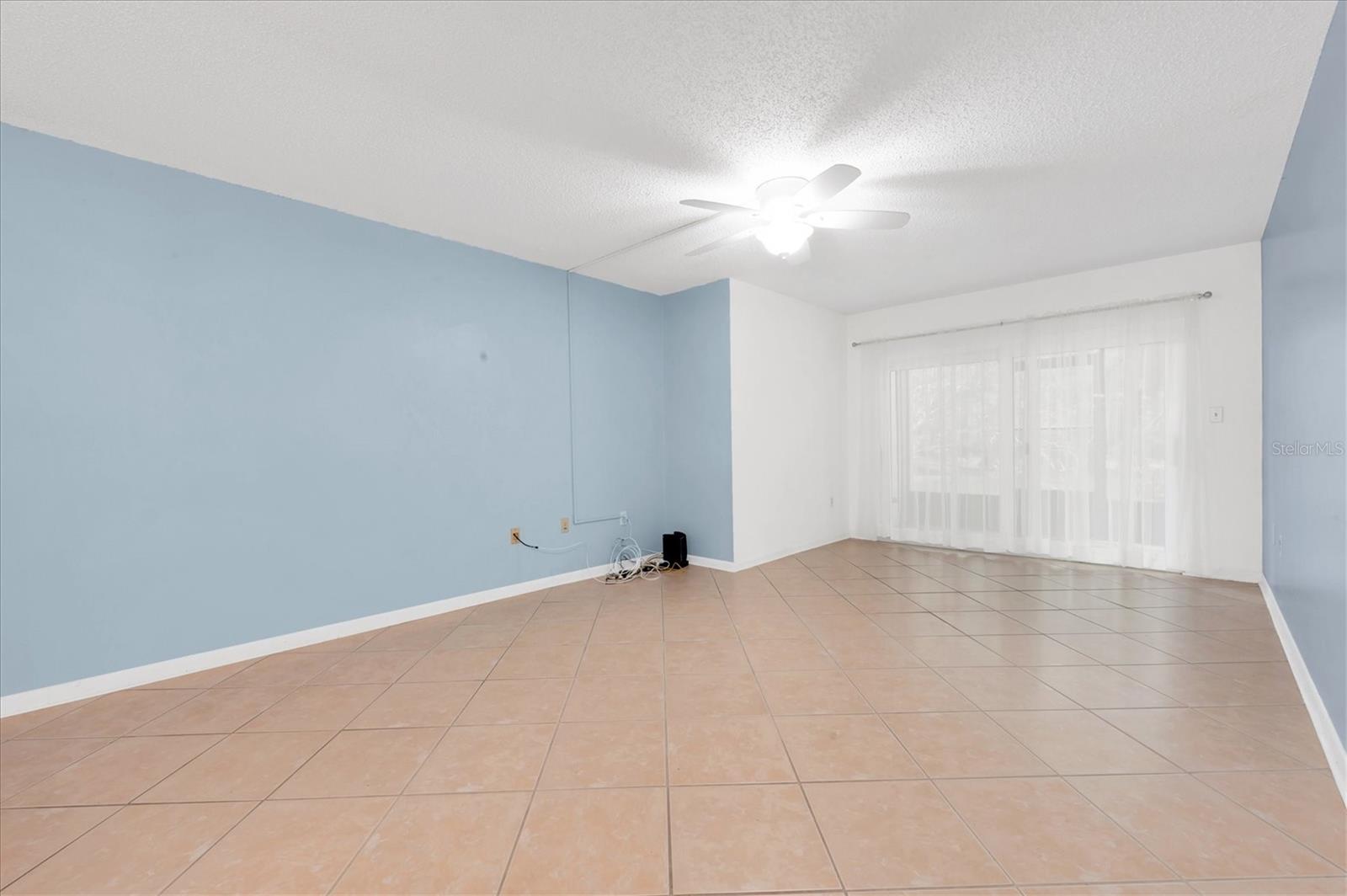 Image 6 of 27 For 845 Maple Court 103