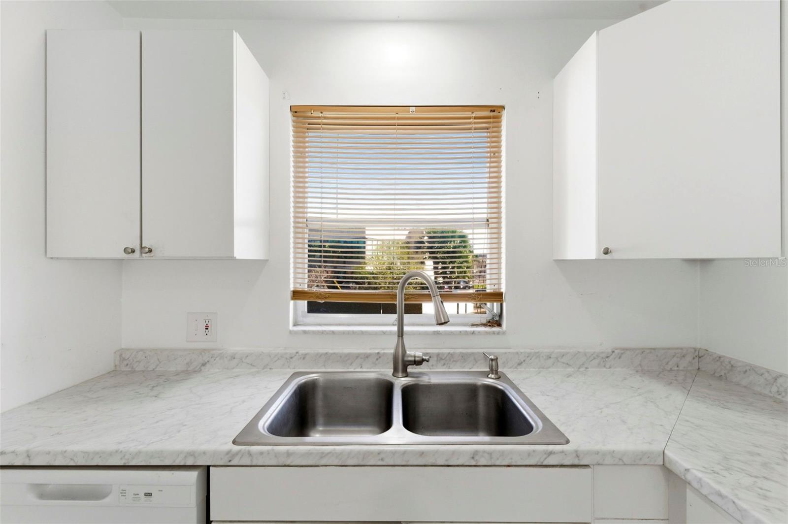 Image 20 of 49 For 8950 Park Boulevard 201