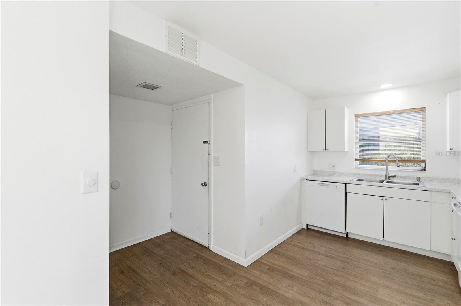 Image 21 of 49 For 8950 Park Boulevard 201