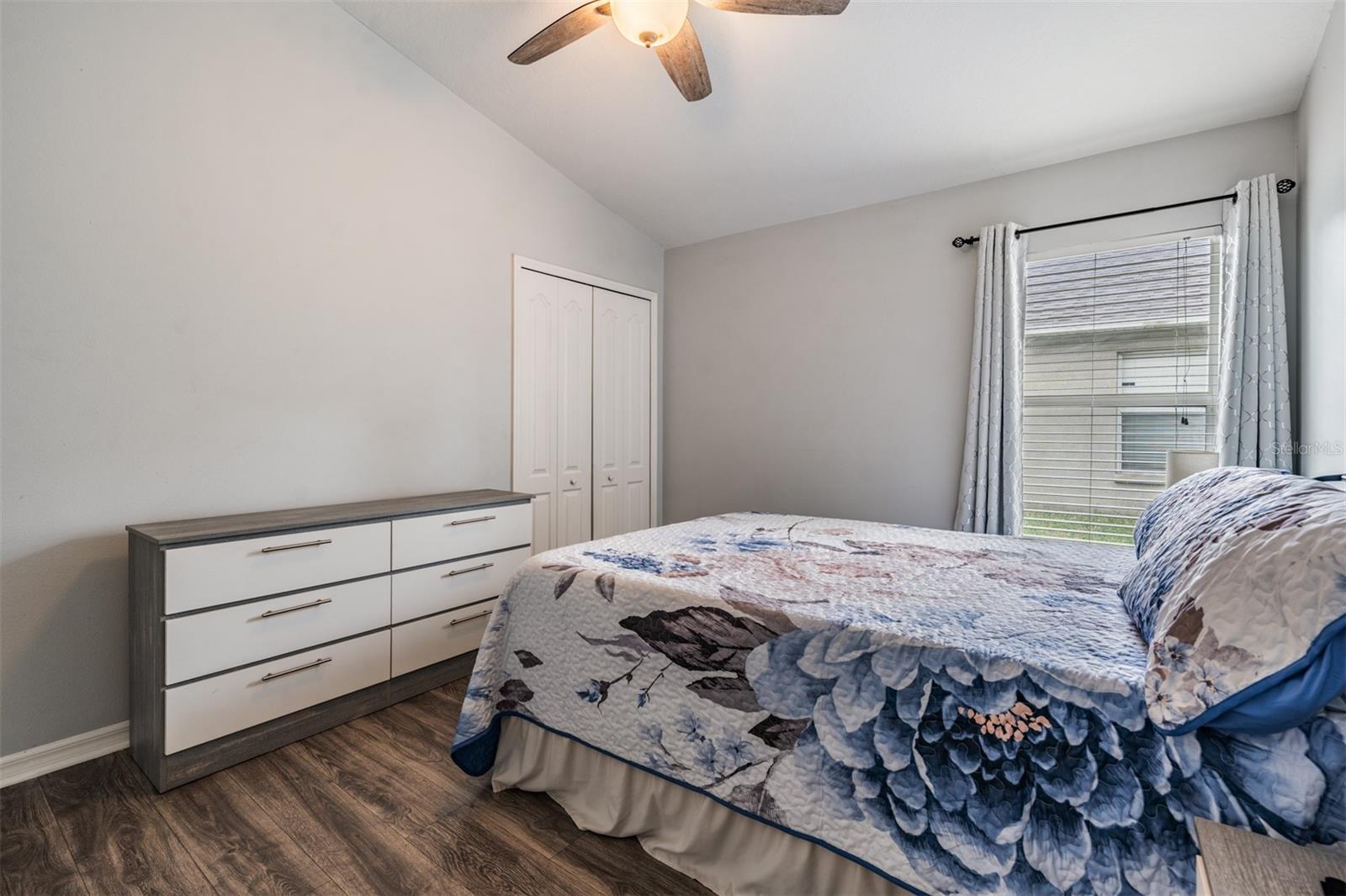 Listing photo id 20 for 12813 Standbridge Drive