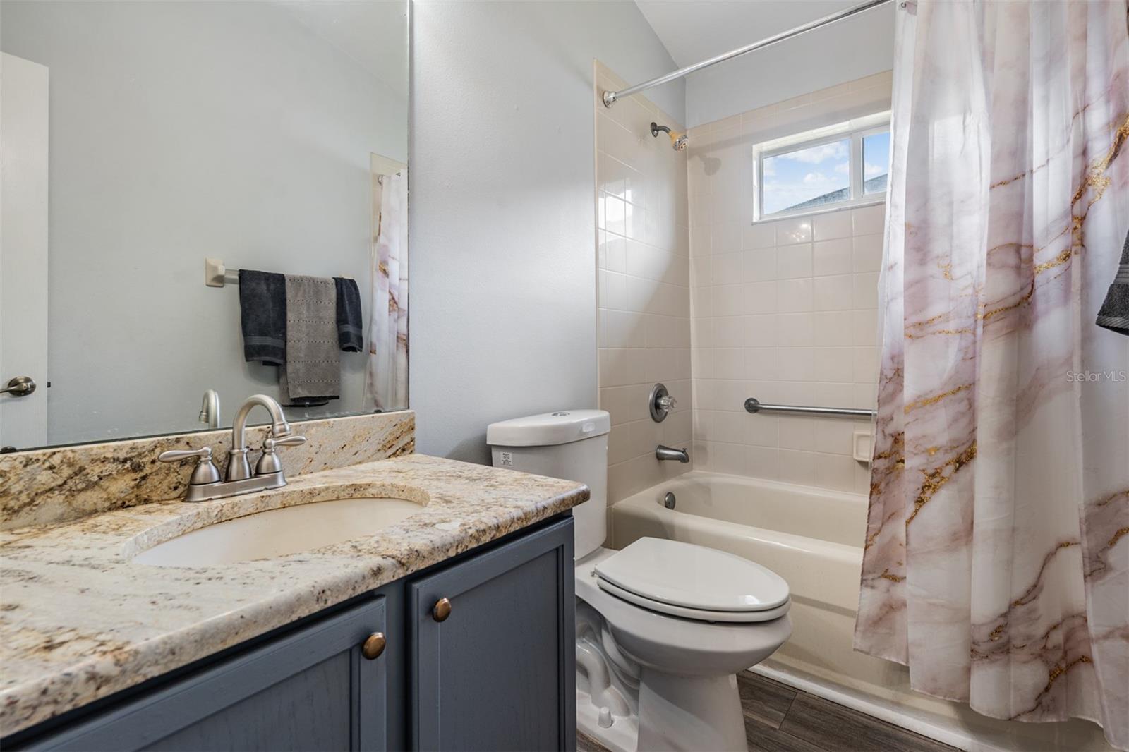 Listing photo id 21 for 12813 Standbridge Drive