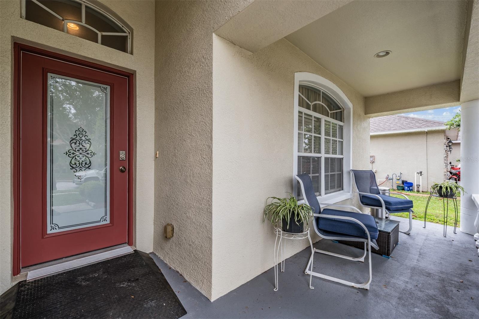 Listing photo id 1 for 12813 Standbridge Drive