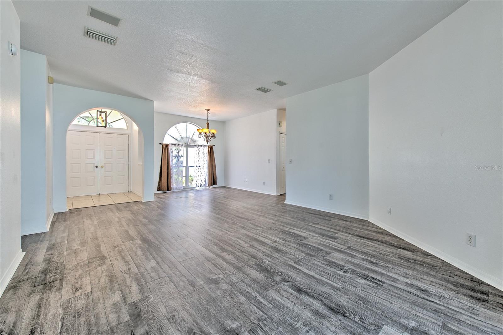 Image 13 of 54 For 13022 Carlington Lane