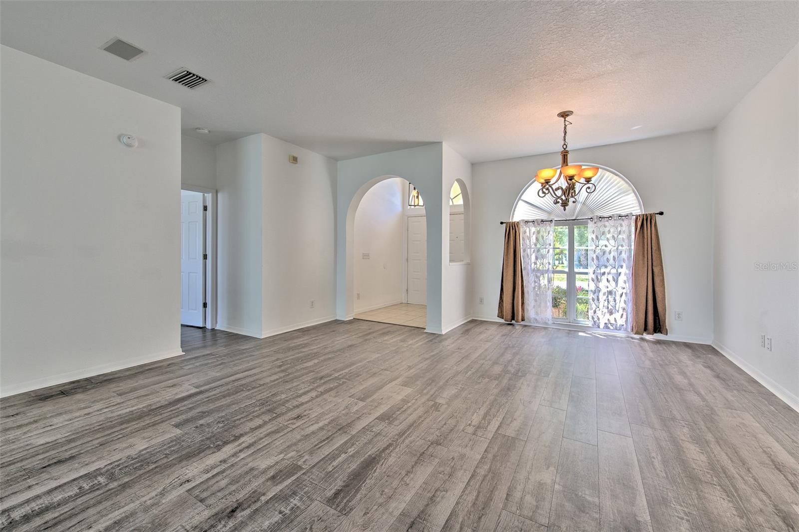 Image 15 of 54 For 13022 Carlington Lane