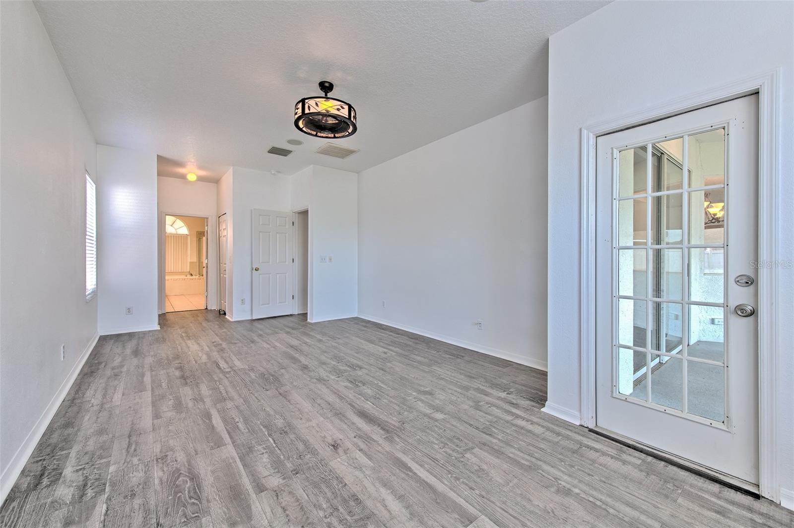 Image 18 of 54 For 13022 Carlington Lane
