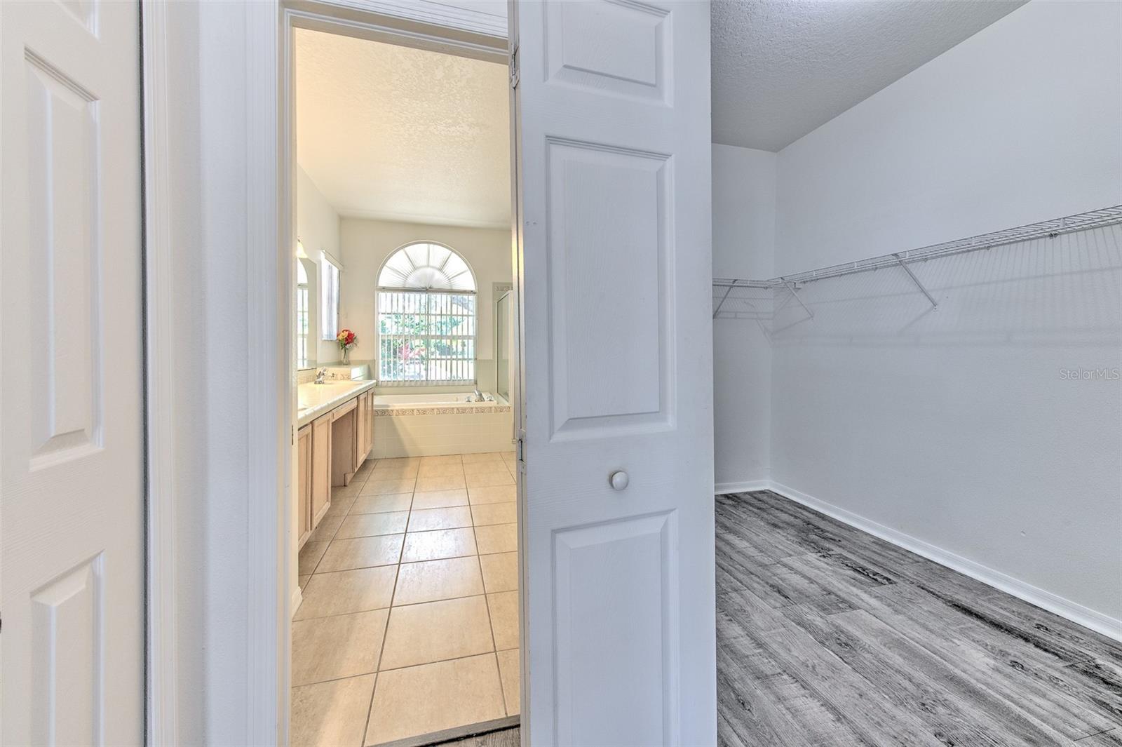 Image 22 of 54 For 13022 Carlington Lane