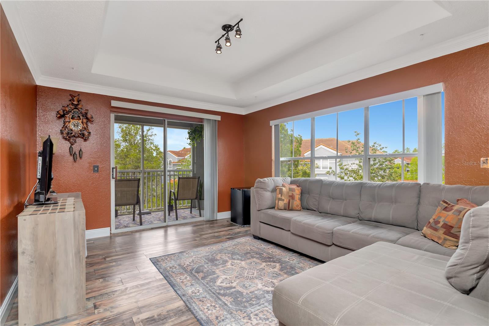 Image 10 of 30 For 18001 Richmond Place Drive 235