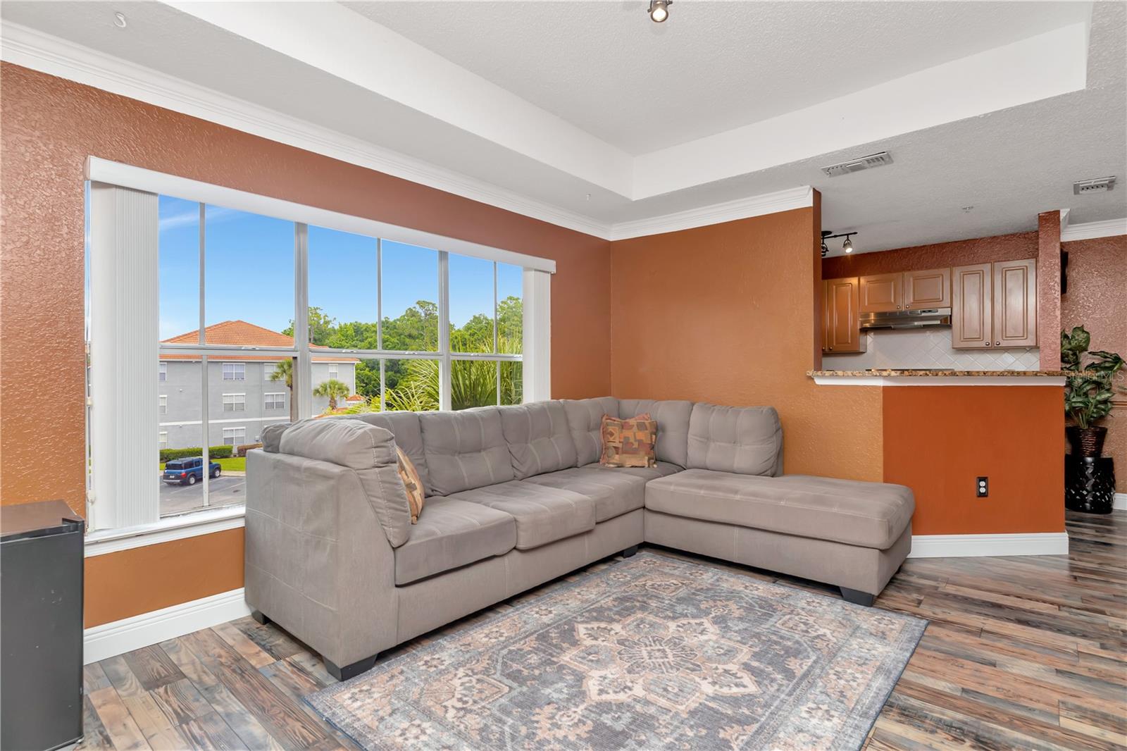 Image 11 of 30 For 18001 Richmond Place Drive 235