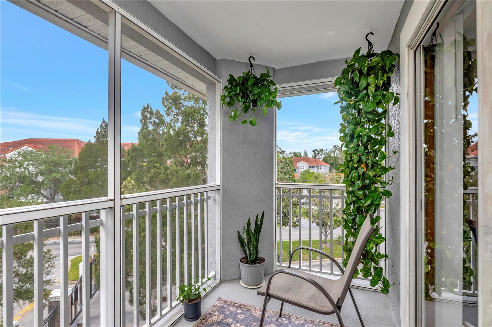 Image 18 of 30 For 18001 Richmond Place Drive 235