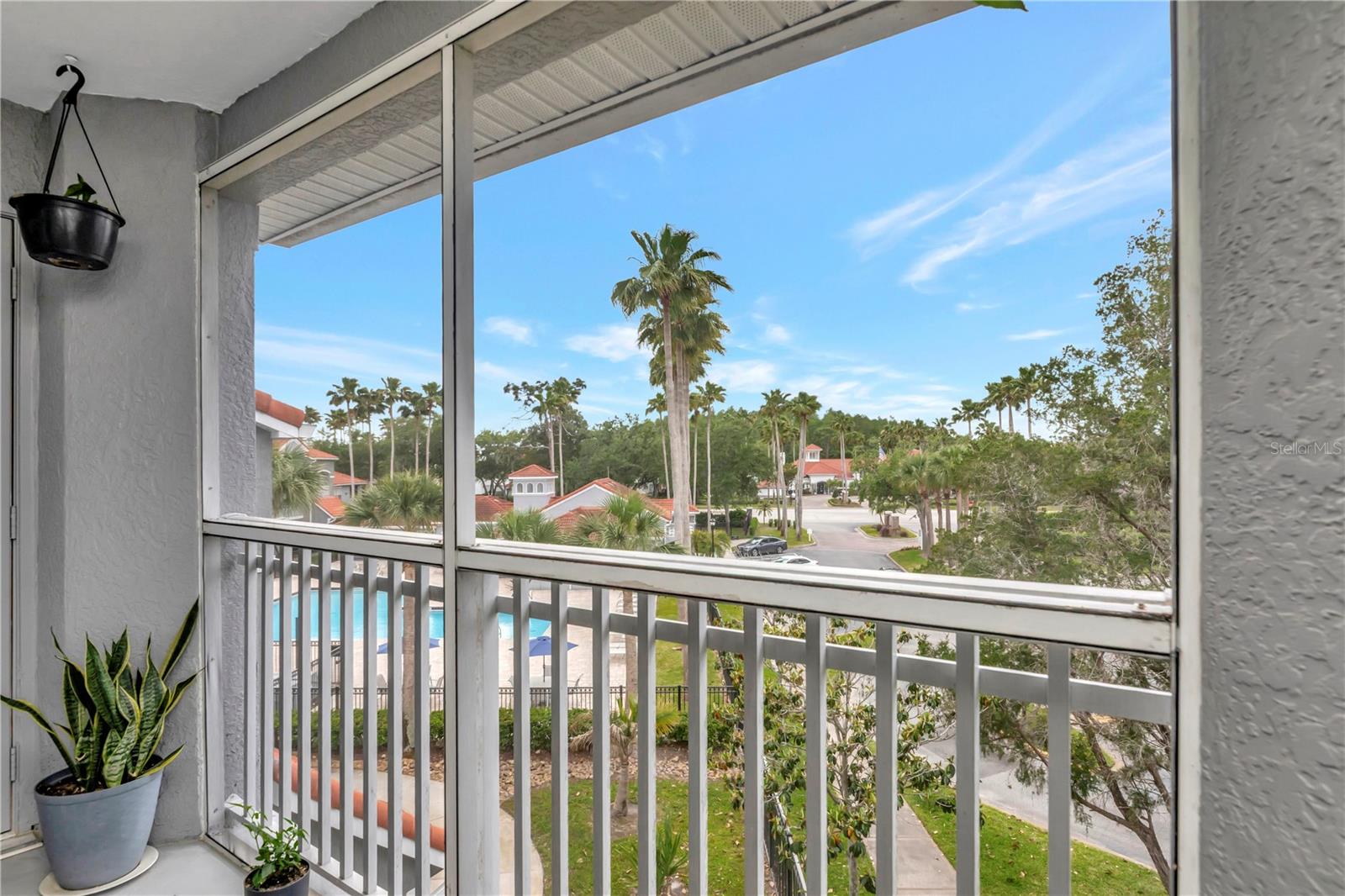 Image 19 of 30 For 18001 Richmond Place Drive 235