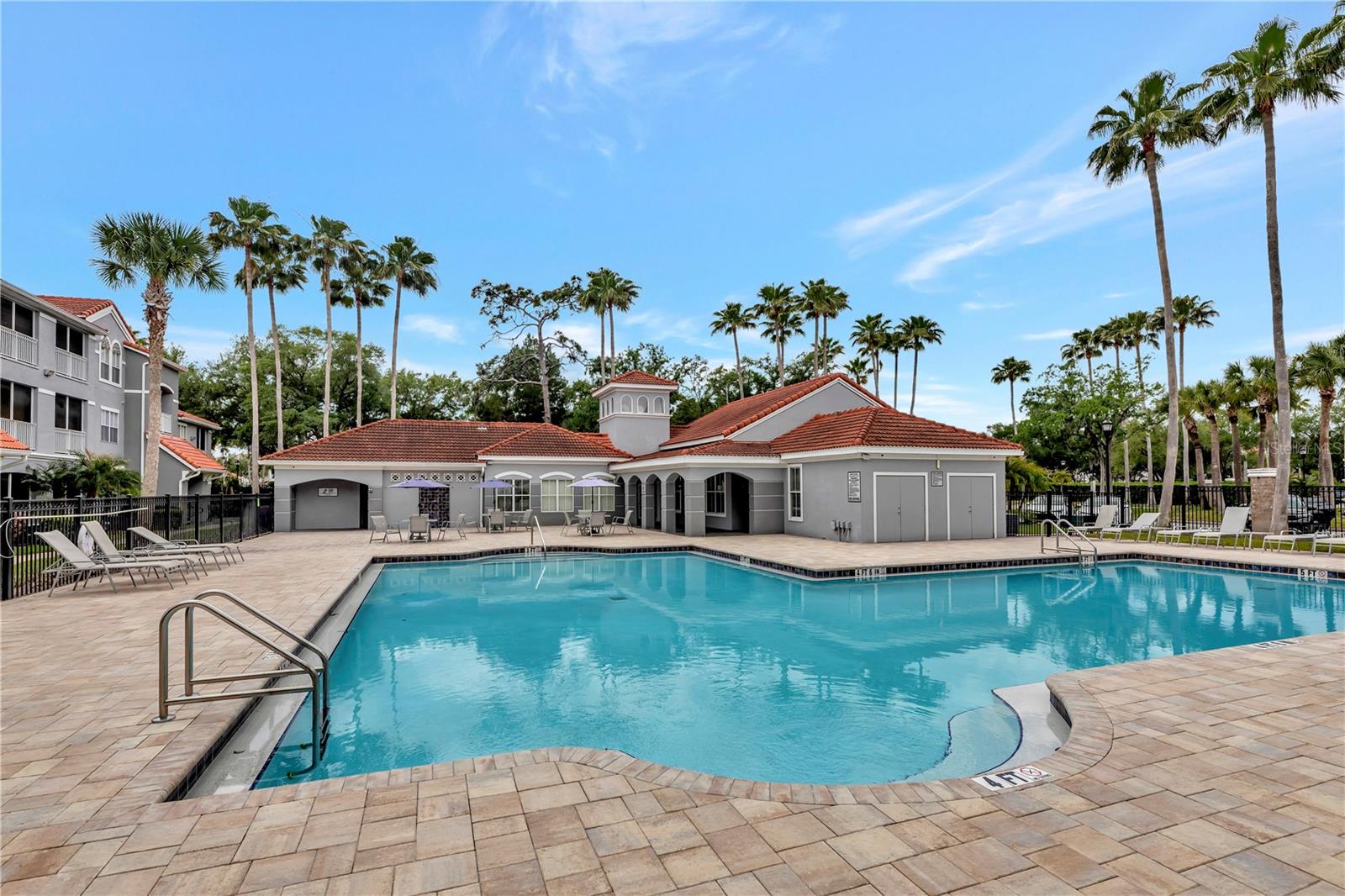 Image 23 of 30 For 18001 Richmond Place Drive 235