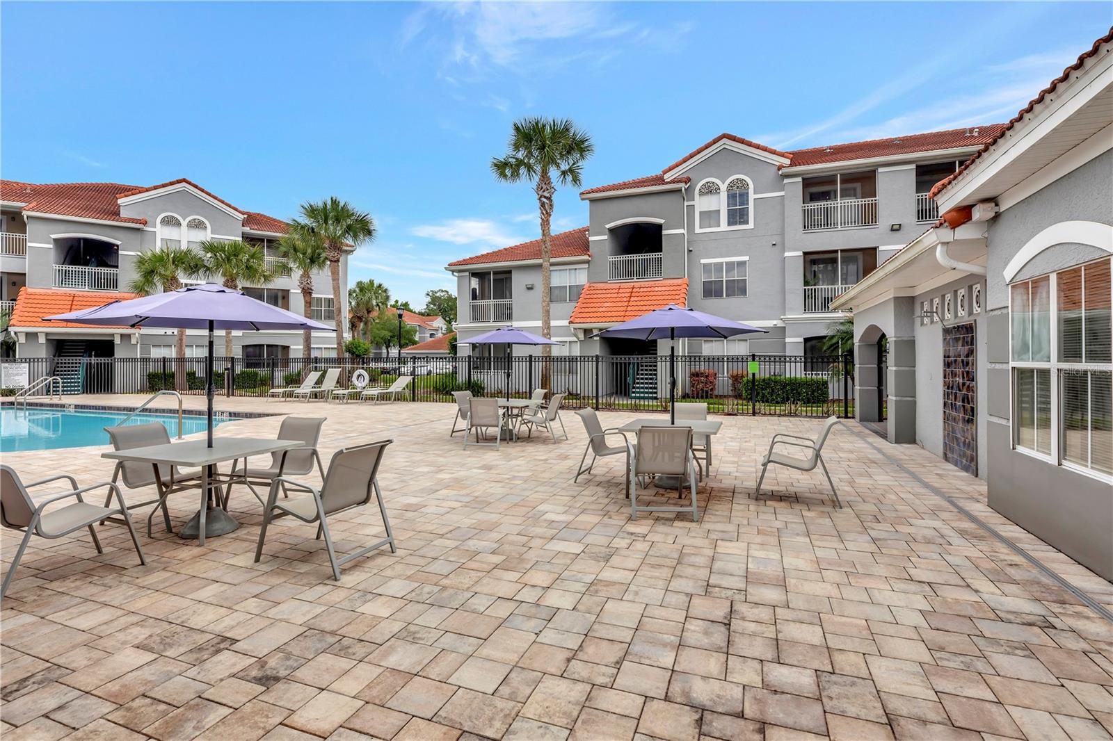 Image 24 of 30 For 18001 Richmond Place Drive 235