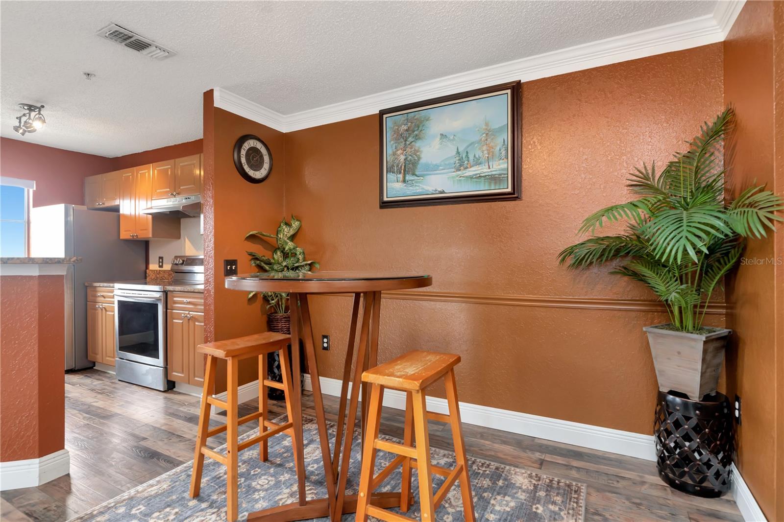 Image 4 of 30 For 18001 Richmond Place Drive 235