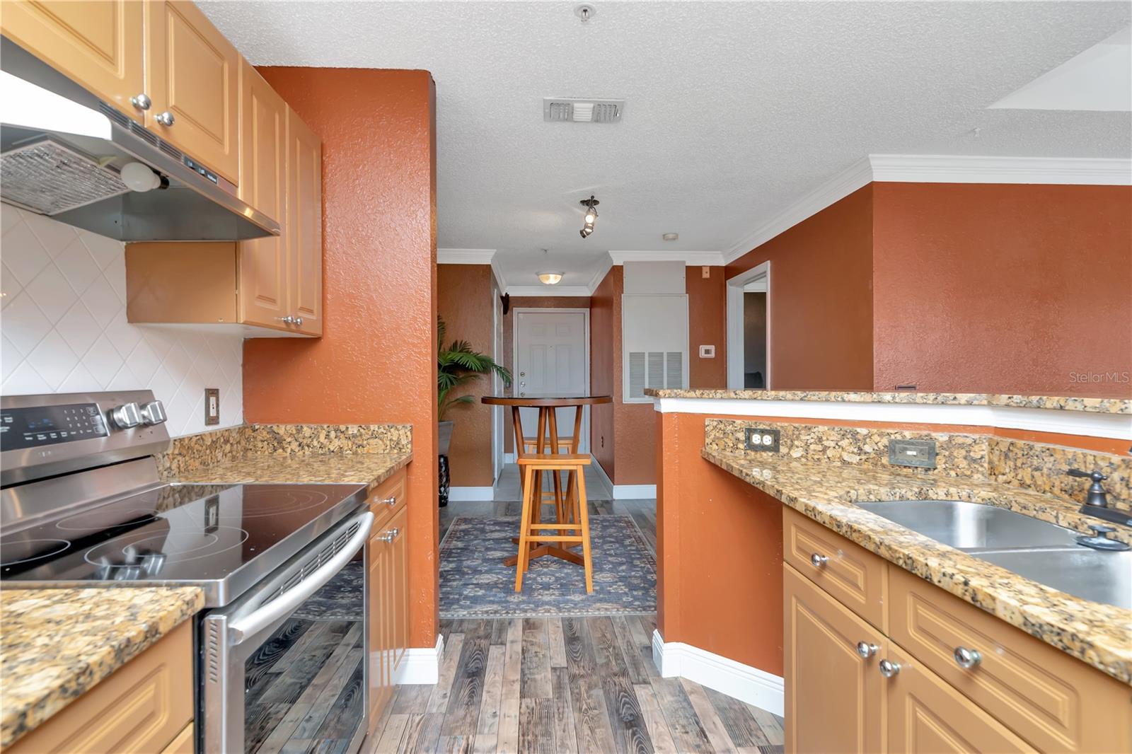 Image 9 of 30 For 18001 Richmond Place Drive 235