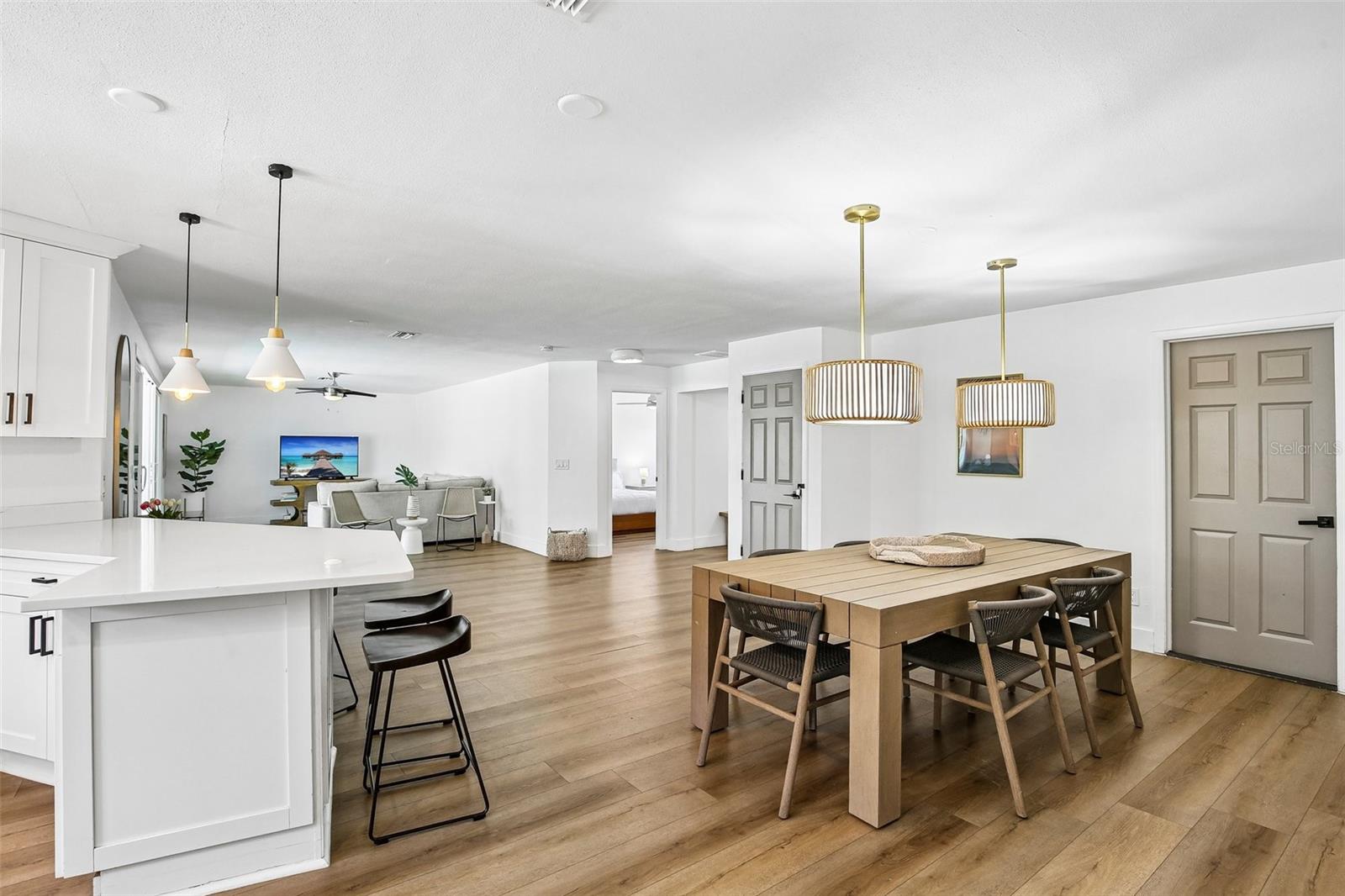 Image 13 of 56 For 9622 Oakhurst Road