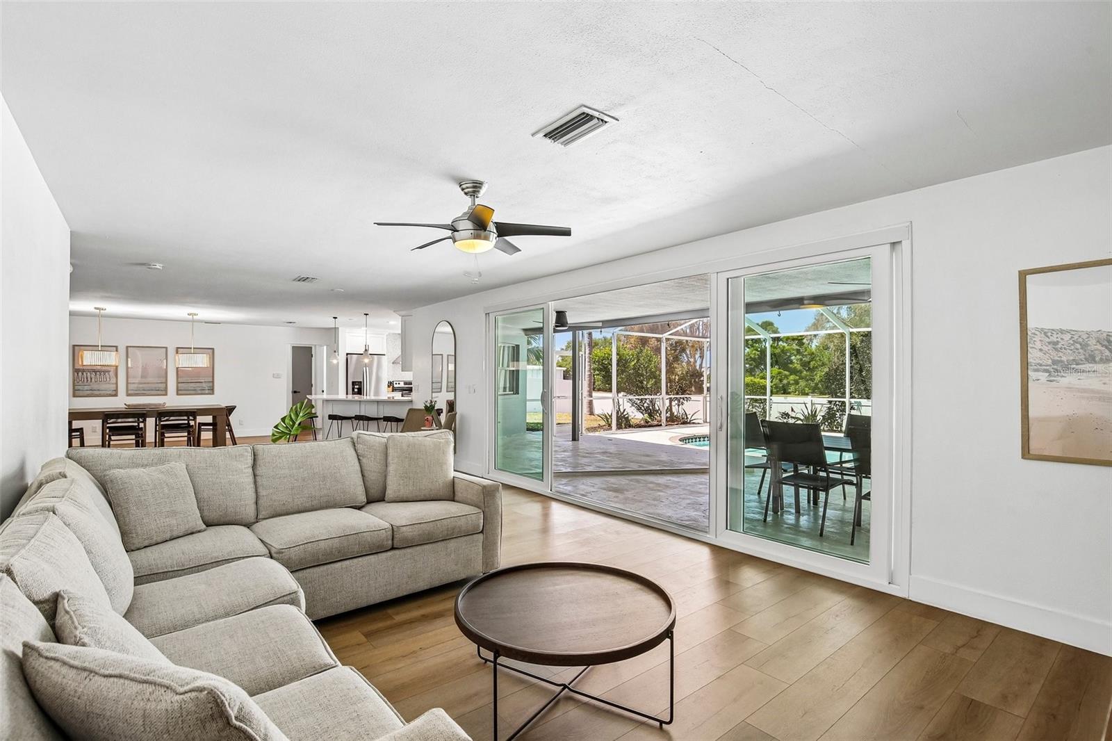 Image 17 of 56 For 9622 Oakhurst Road