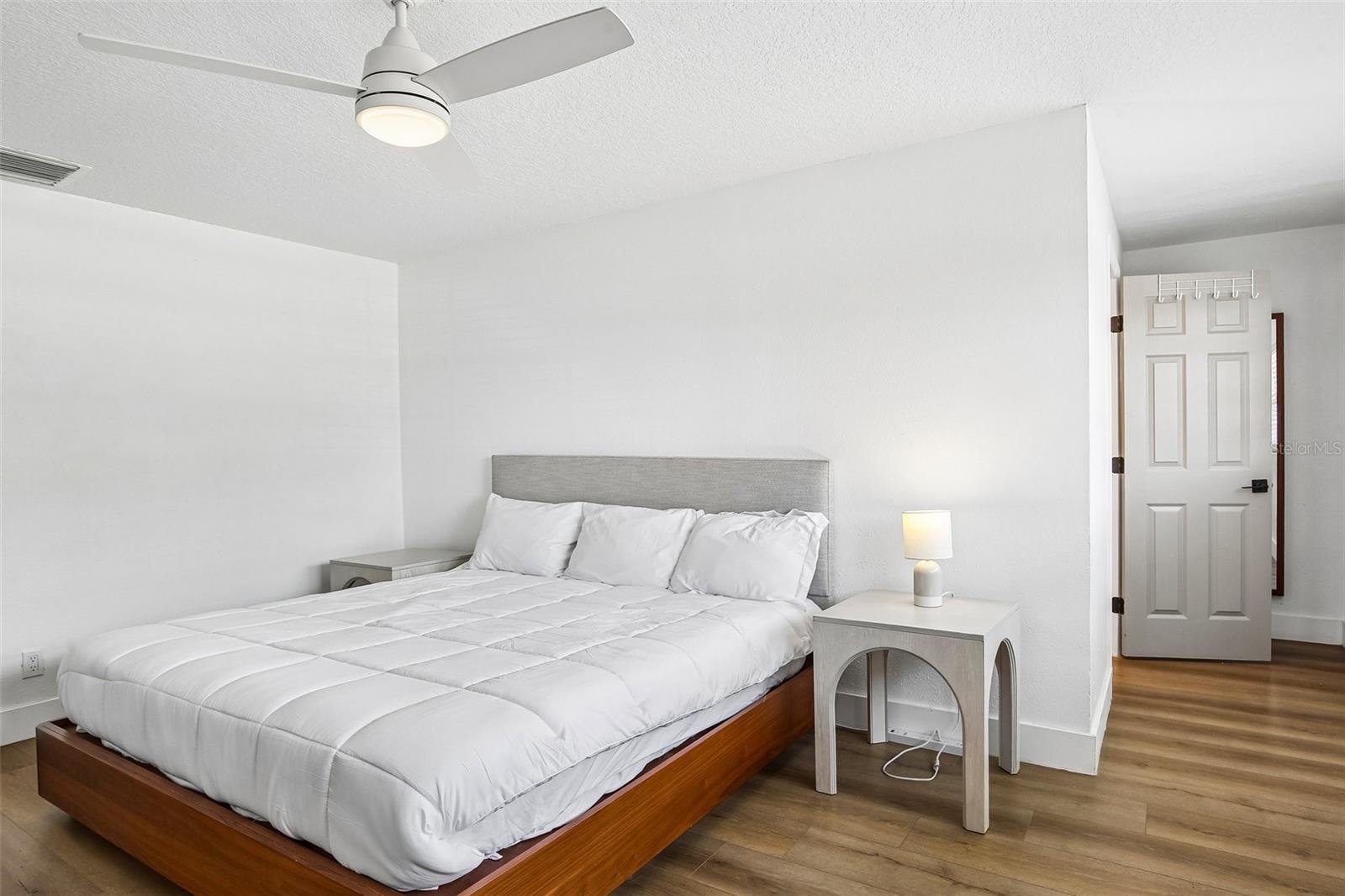 Image 23 of 56 For 9622 Oakhurst Road