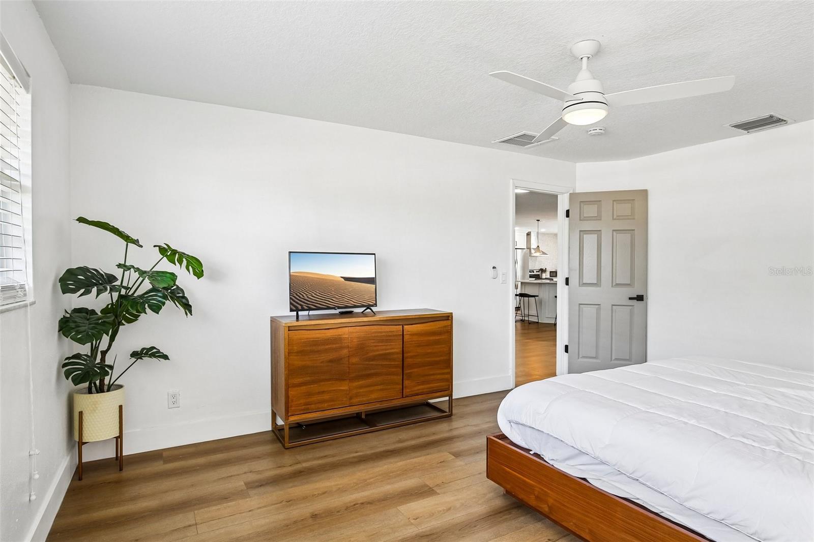 Image 24 of 56 For 9622 Oakhurst Road