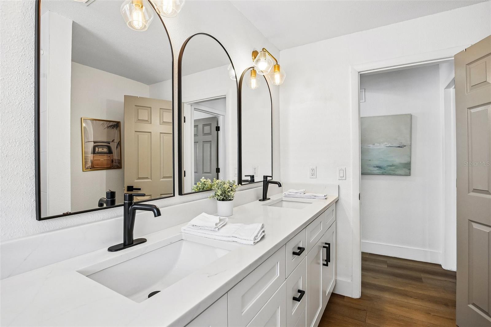 Image 36 of 56 For 9622 Oakhurst Road