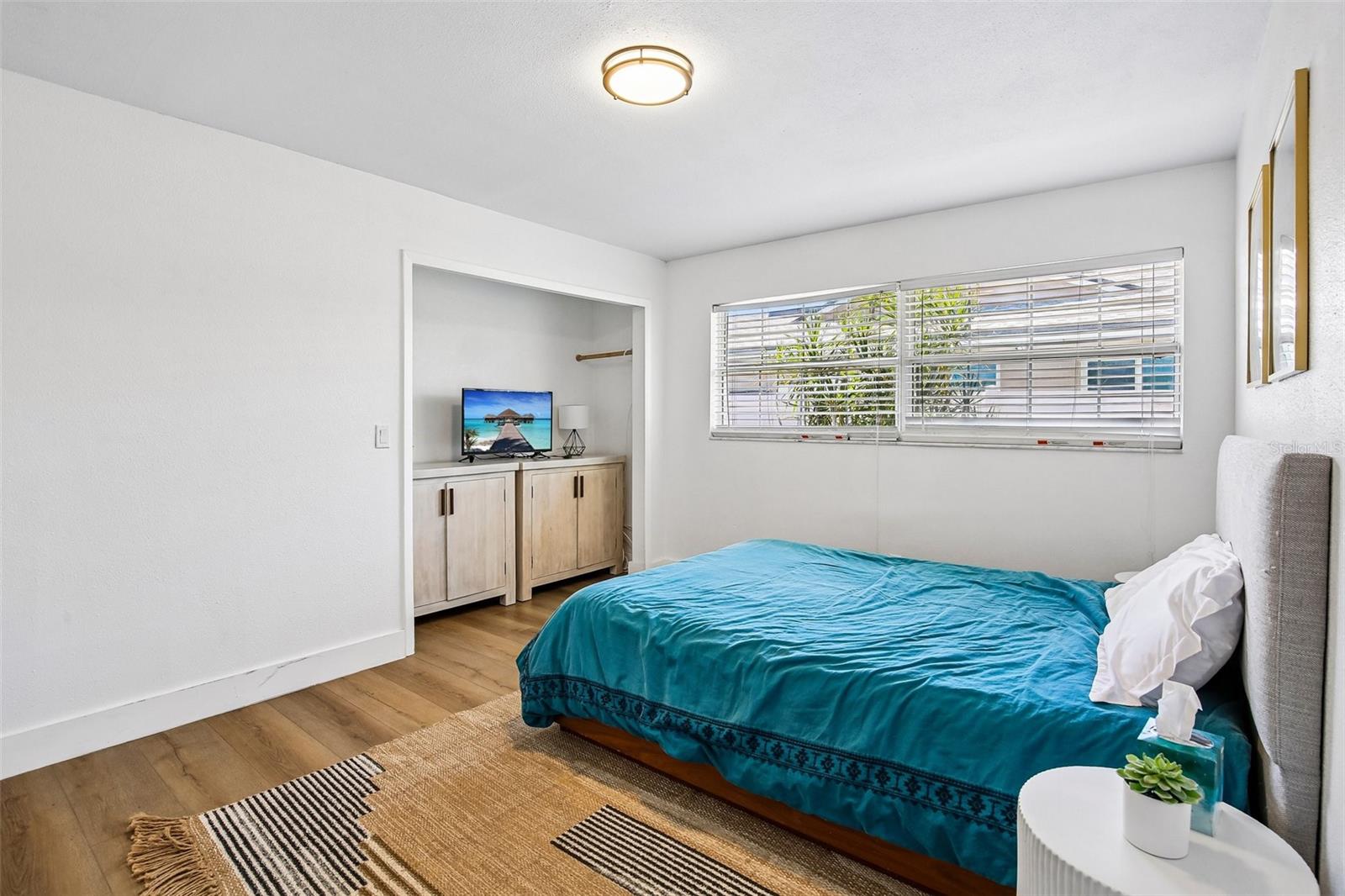 Image 37 of 56 For 9622 Oakhurst Road