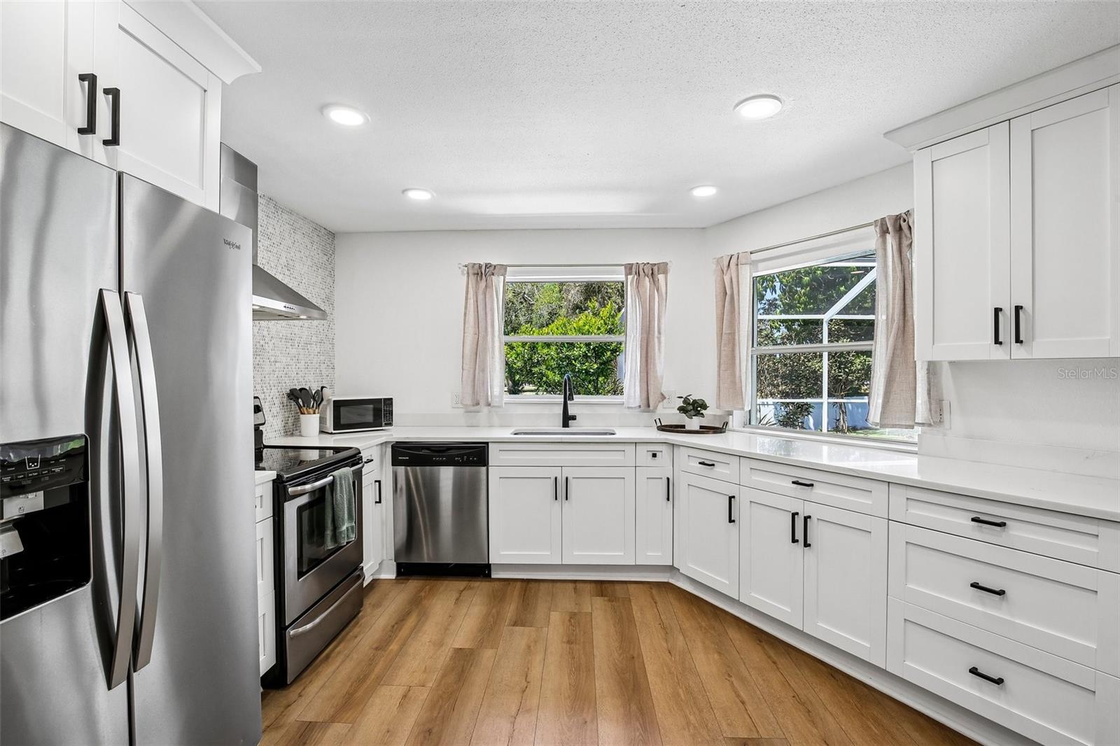 Image 9 of 56 For 9622 Oakhurst Road