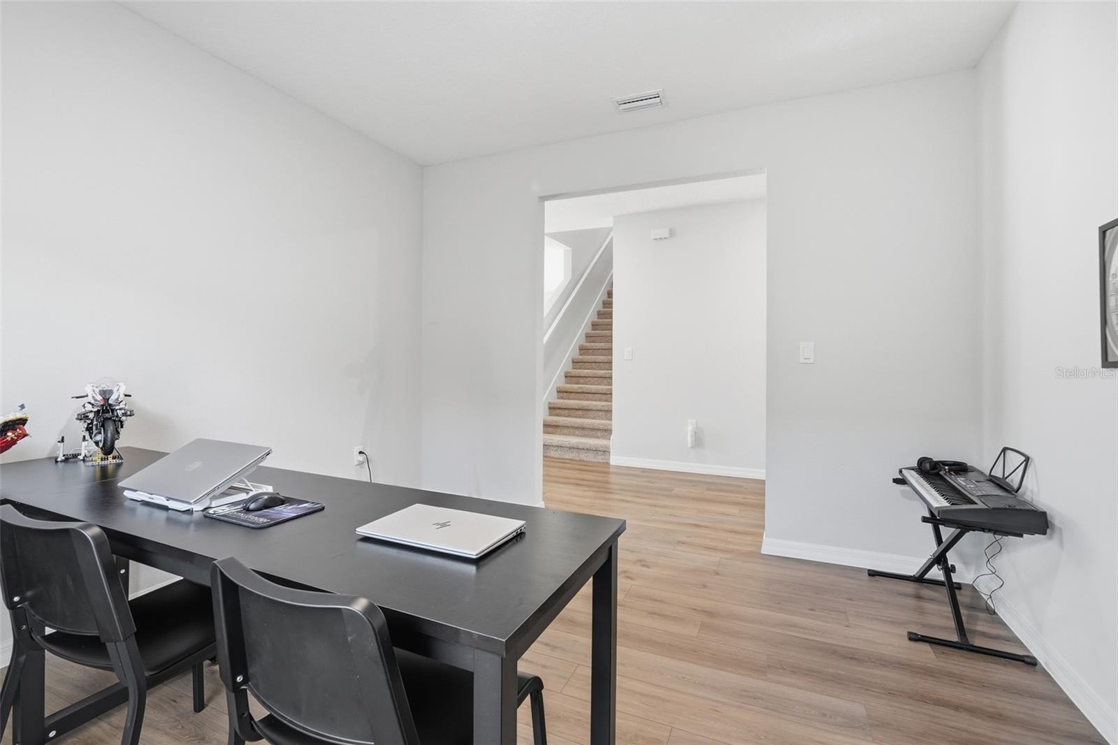 Image 10 of 42 For 1330 Current Place