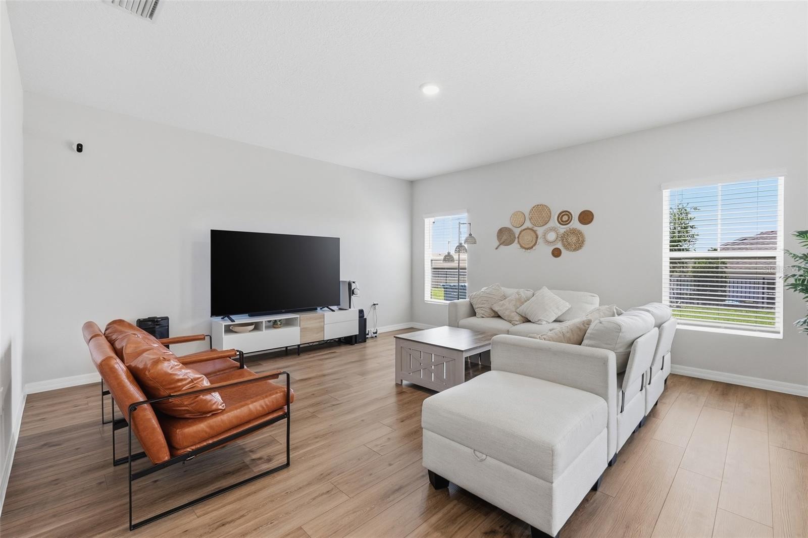 Image 13 of 42 For 1330 Current Place