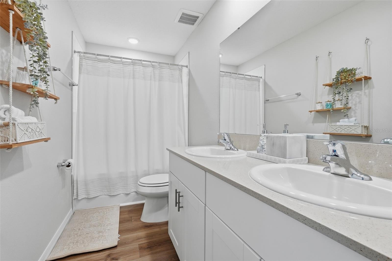 Image 29 of 42 For 1330 Current Place