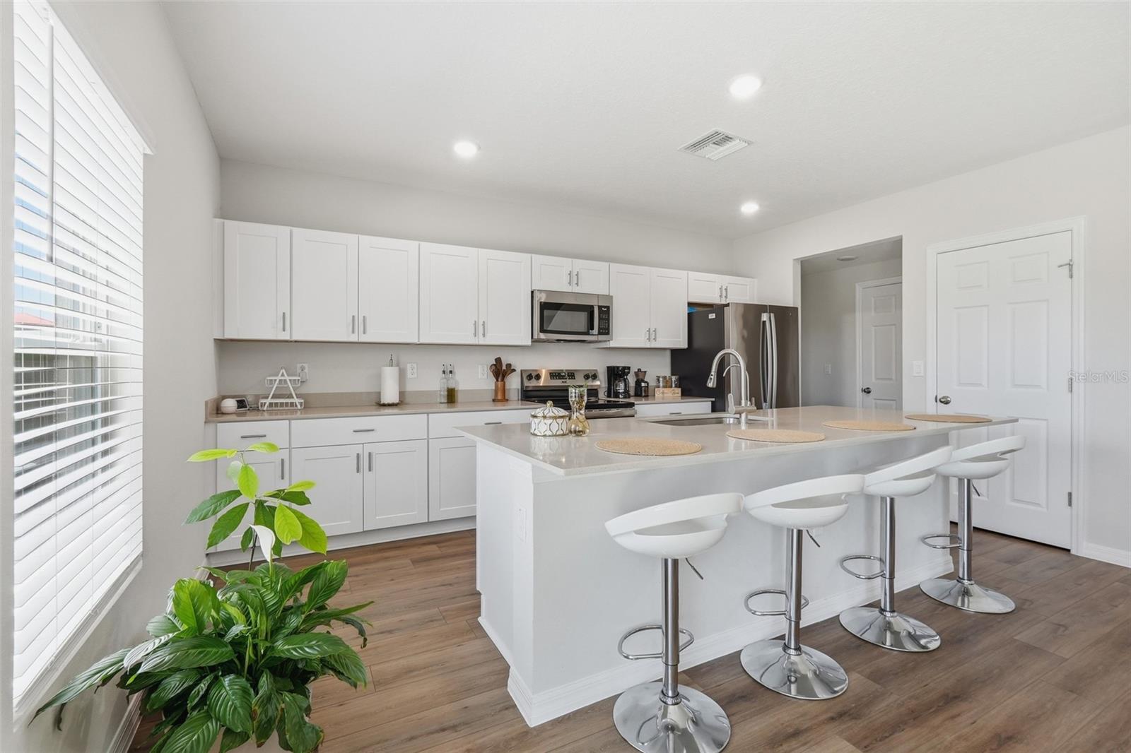 Image 5 of 42 For 1330 Current Place